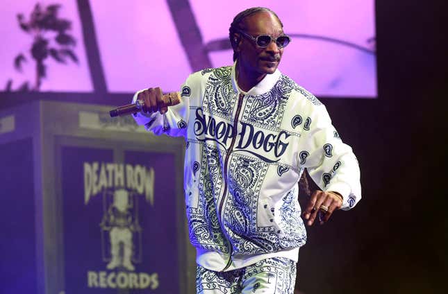 SACRAMENTO, CALIFORNIA - AUGUST 25: Snoop Dogg performs during the “H.S. Reunion Tour” at Golden 1 Center on August 25, 2023 in Sacramento, California. 